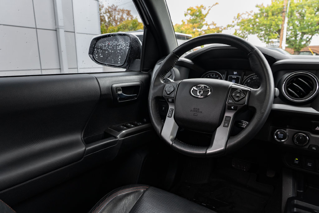 Used 2022 Toyota Tacoma TRD Pro AWD/4WD image 13