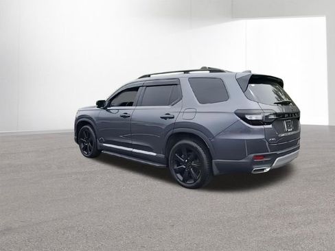 Used 2024 Honda Pilot Touring image 6