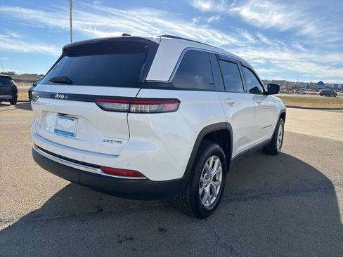 Used 2022 Jeep Grand Cherokee Limited image 5