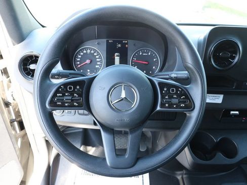 Used 2024 Mercedes-Benz Sprinter 2500 image 11