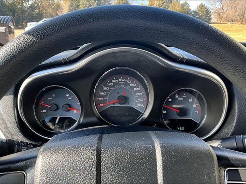 Used 2014 Dodge Avenger SE image 15