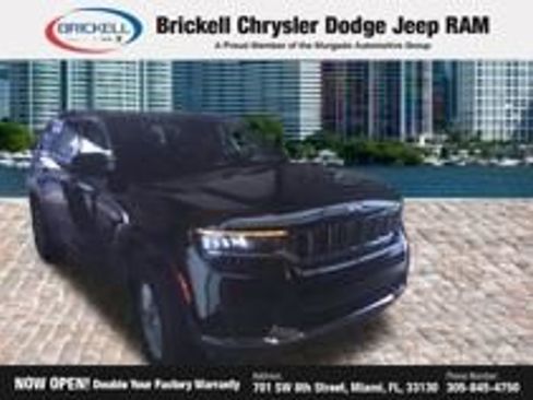 Used 2025 Jeep Grand Cherokee Laredo RWD image 32