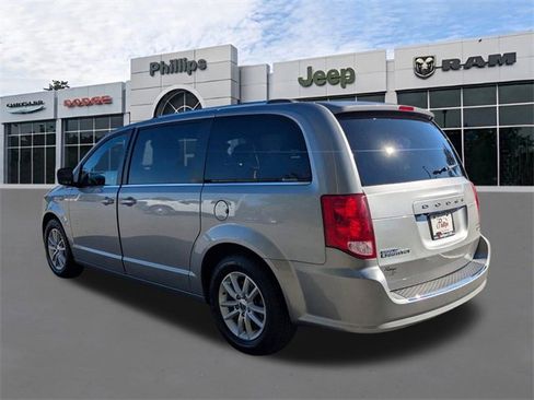 Used 2018 Dodge Grand Caravan SXT image 5