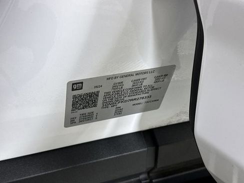 Used 2024 Chevrolet Suburban Premier RWD image 35