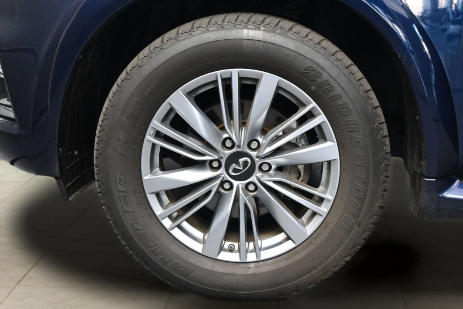 Used 2023 INFINITI QX80 Luxe w/ All-Season Package AWD/4WD image 25