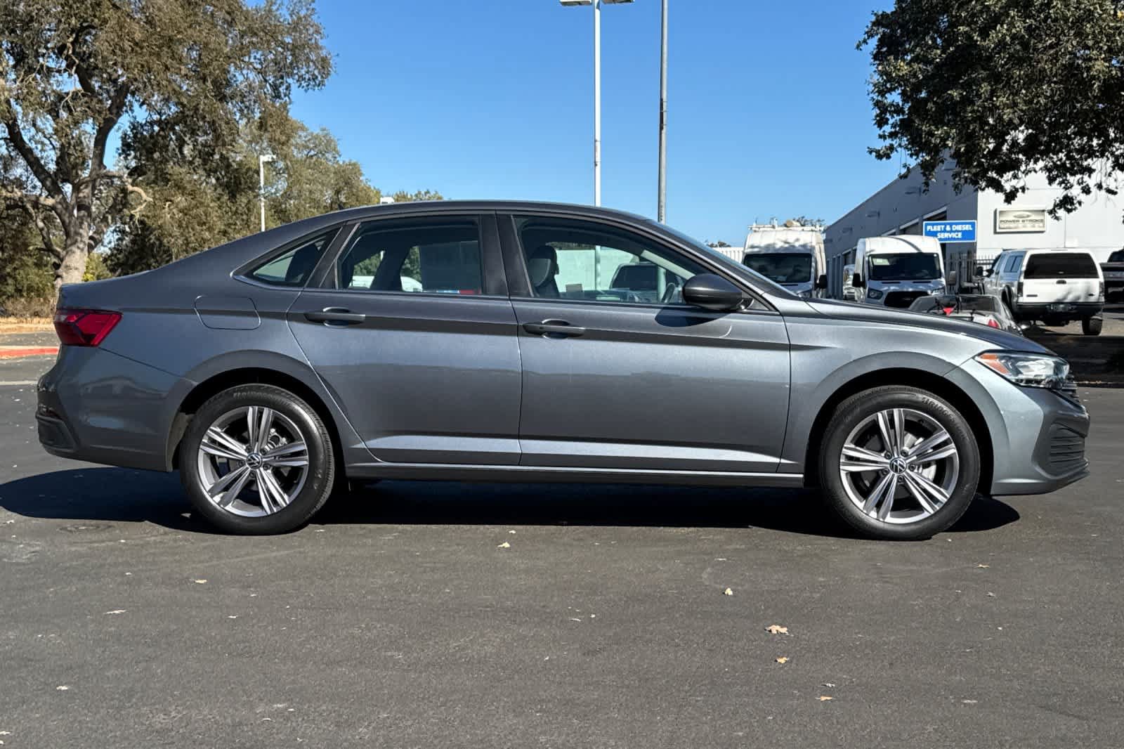 Used 2022 Volkswagen Jetta SE FWD image 8
