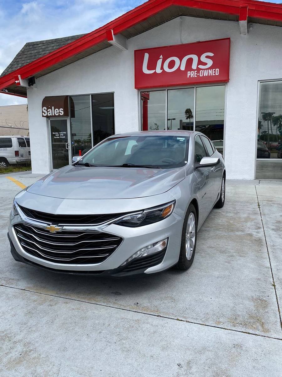 Used 2019 Chevrolet Malibu LT FWD image 2