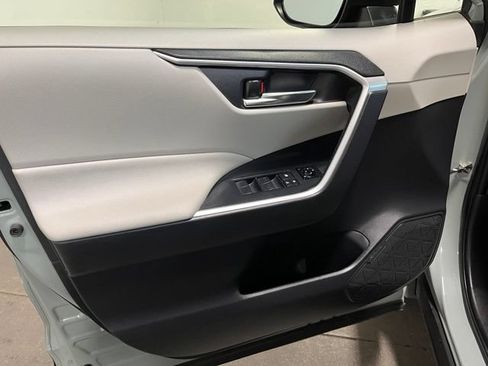 Used 2021 Toyota RAV4 XLE w/ Convenience Package AWD/4WD image 20