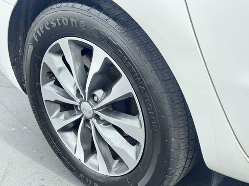 Used 2016 Kia Sedona SX FWD image 21