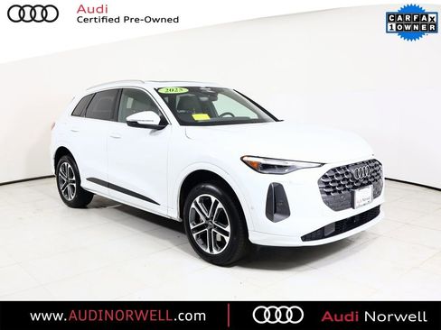 Certified 2025 Audi Q5 2.0T Premium Plus w/ Premium Plus image 1