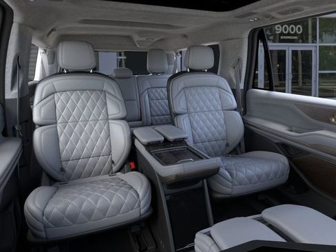 New 2025 Lincoln Navigator L Black Label AWD/4WD image 11