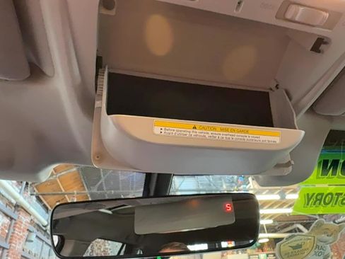 Used 2017 Subaru Outback 2.5i Premium image 39