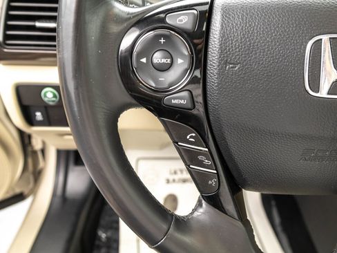 Used 2017 Honda Accord EX-L image 18