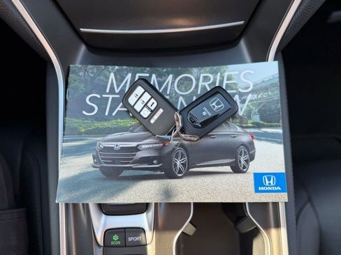 Used 2022 Honda Accord Touring image 31