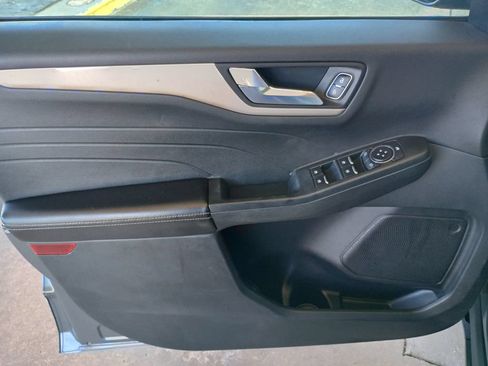 Used 2022 Ford Escape SEL FWD image 17