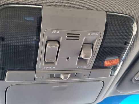 Used 2010 Subaru Outback 3.6R Limited image 34