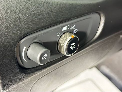 Used 2021 Chevrolet Malibu LT FWD image 10