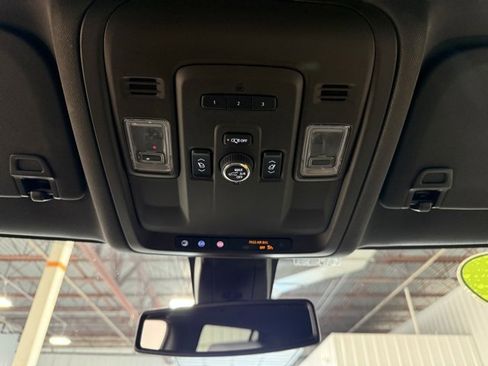 Used 2022 Chevrolet Tahoe LT w/ Luxury Package image 28