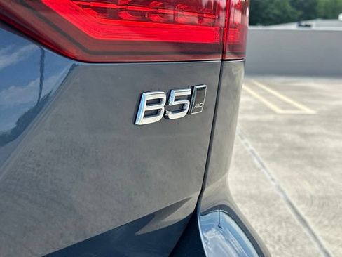 Certified 2025 Volvo V60 B5 Cross Country Plus AWD/4WD image 39