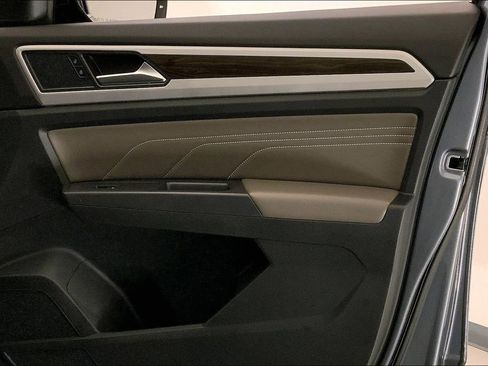 Used 2021 Volkswagen Atlas SE w/ Panoramic Sunroof Package image 25