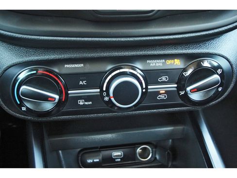 Used 2025 Kia Soul LX w/ LX Technology Package image 27