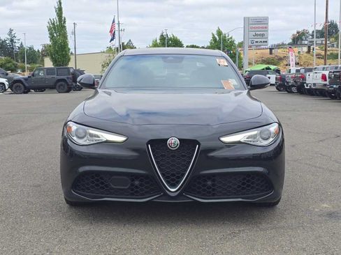 Used 2020 Alfa Romeo Giulia Ti Sport w/ Quick Order Package 22S Sport AWD/4WD image 19
