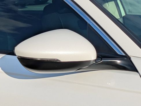 Used 2023 Honda Accord EX-L image 12