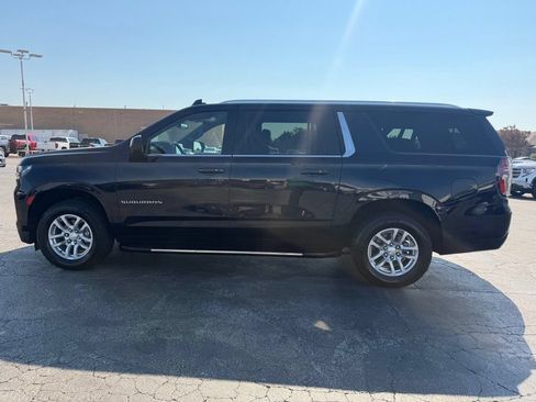 Used 2023 Chevrolet Suburban LT AWD/4WD image 12