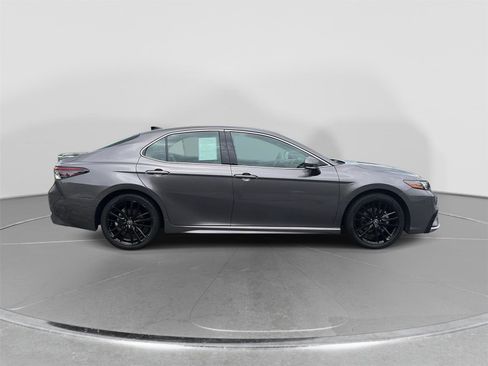Used 2024 Toyota Camry XSE FWD image 7