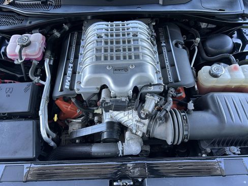 Used 2018 Dodge Challenger SRT Hellcat image 39