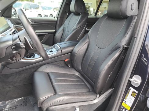 Used 2022 BMW X5 xDrive40i w/ M Sport Package AWD/4WD image 16