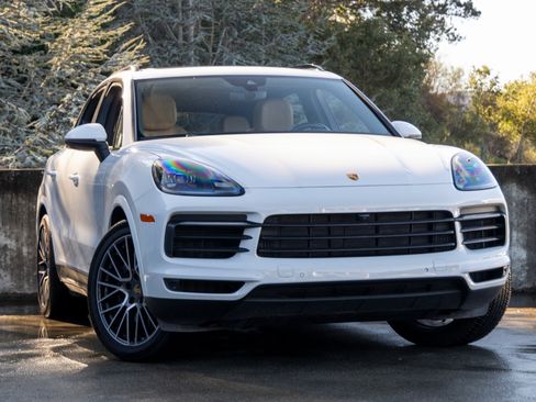 Certified 2023 Porsche Cayenne S image 6