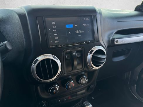 Used 2013 Jeep Wrangler Sport AWD/4WD image 15