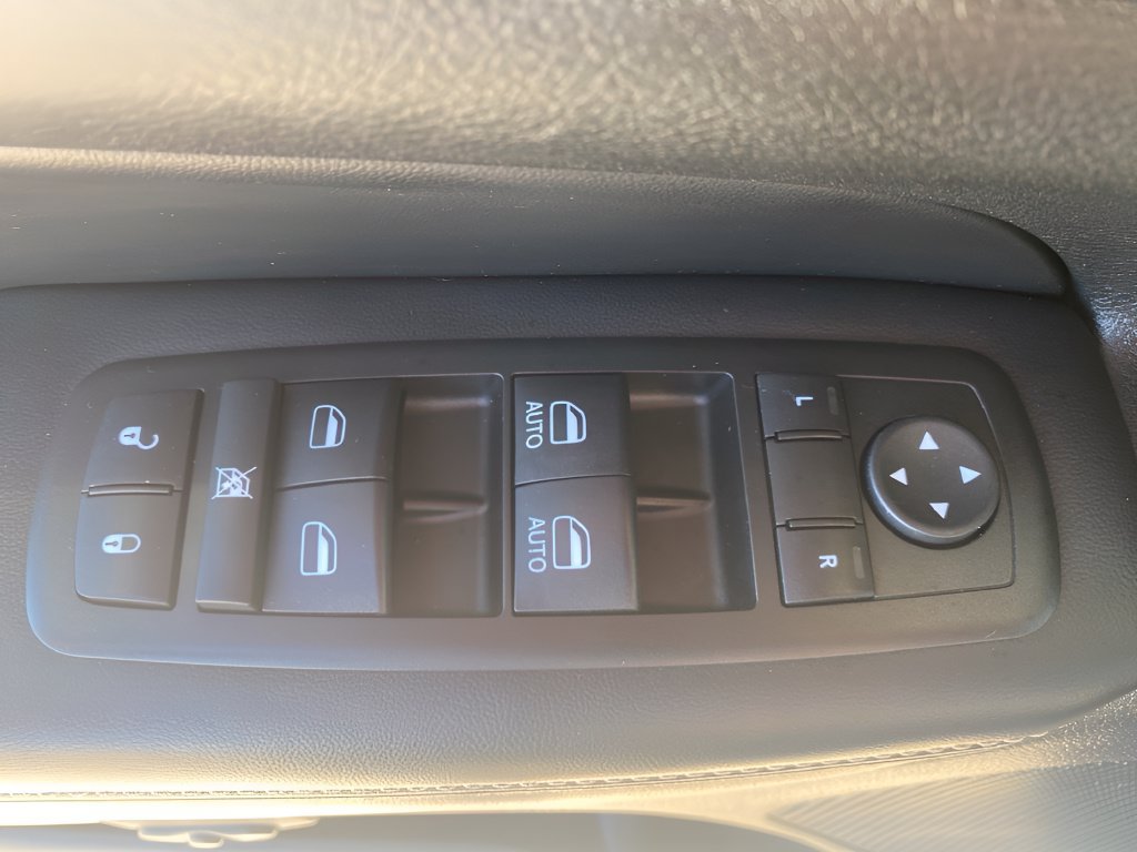 Used 2014 Jeep Grand Cherokee Limited AWD/4WD image 11