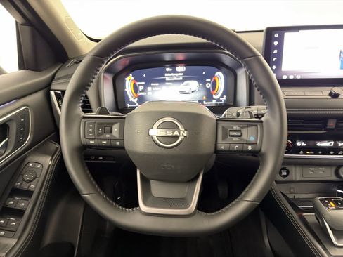 Certified 2026 Nissan Rogue Platinum AWD/4WD image 17