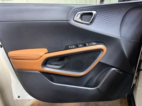 Used 2025 Kia Soul EX FWD image 12
