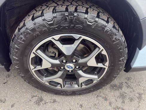 Used 2018 Subaru Crosstrek 2.0i Premium w/ Eyesight System image 9