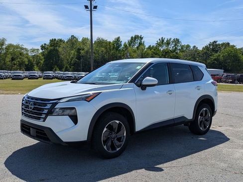 Used 2024 Nissan Rogue SV image 7