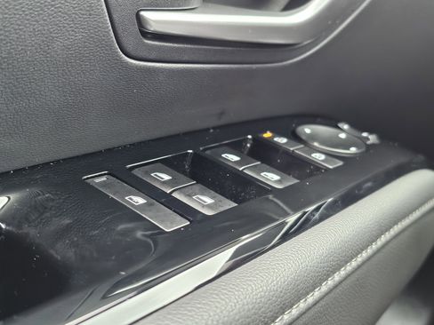 Certified 2025 Hyundai Santa Cruz SEL FWD image 15