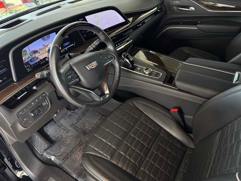 Used 2023 Cadillac Escalade Sport Platinum w/ LPO, ONYX Package AWD/4WD image 17