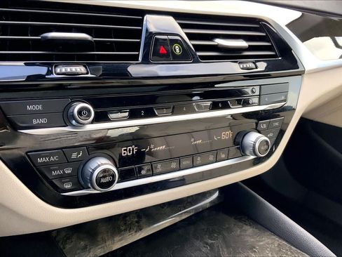Used 2020 BMW 530i w/ Convenience Package RWD image 35