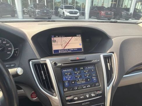 Used 2016 Acura TLX w/ Technology Package FWD image 3