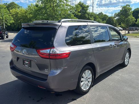 Used 2015 Toyota Sienna XLE AWD/4WD image 10
