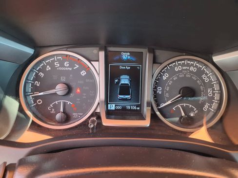 Used 2023 Toyota Tacoma SR5 RWD image 14