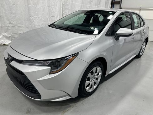 Used 2026 Toyota Corolla LE FWD image 3