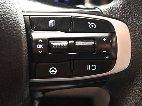 Used 2022 Kia K5 LXS FWD image 19