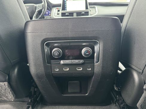 Used 2023 Chevrolet Suburban RST AWD/4WD image 35