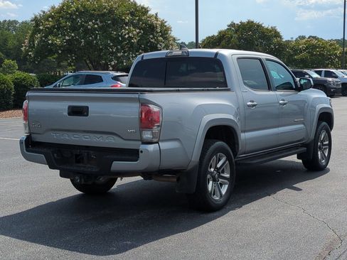 Used 2019 Toyota Tacoma Limited AWD/4WD image 10