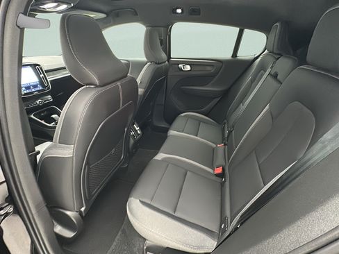 Used 2023 Volvo C40 Recharge Core AWD/4WD image 10