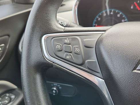 Used 2018 Chevrolet Equinox LS FWD image 18